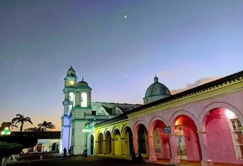 호텔 Hostal El Patio