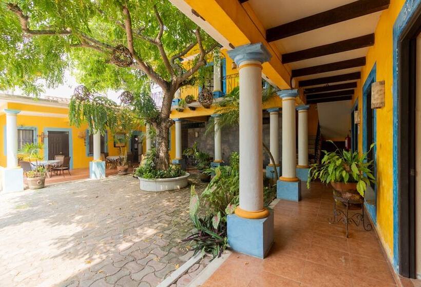 فندق Hostal El Patio