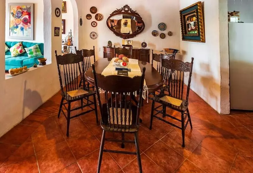 호텔 Hostal El Patio