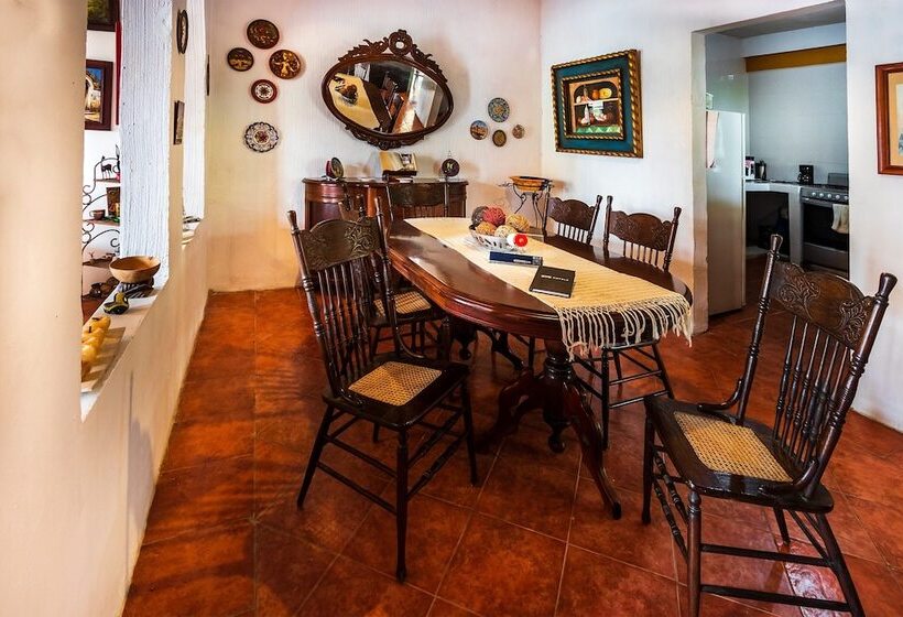 فندق Hostal El Patio