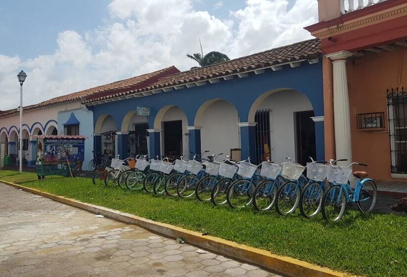 فندق Hostal El Patio