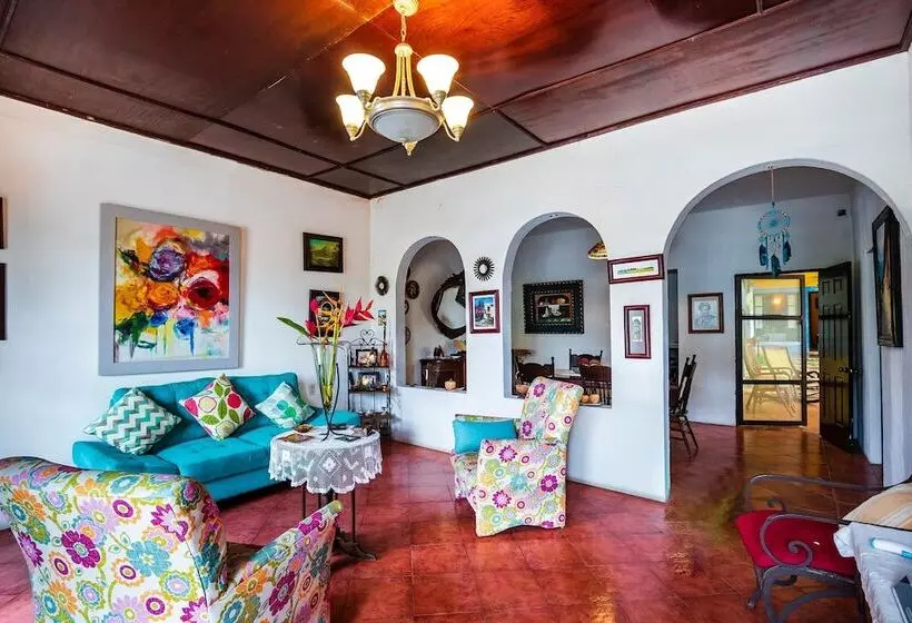 호텔 Hostal El Patio