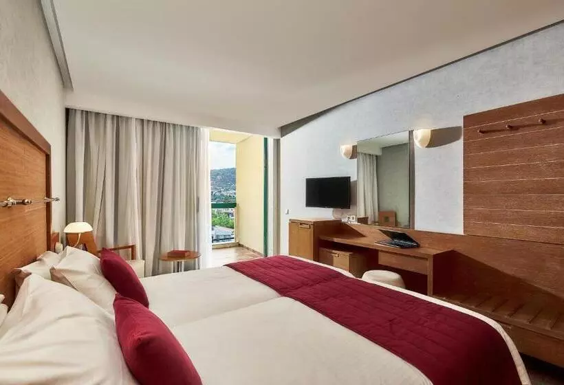 هتل Sirens Beach & Village