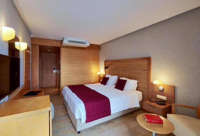 هتل Sirens Beach & Village