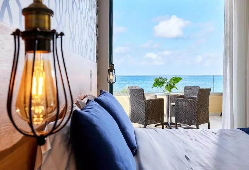 هتل Sirens Beach & Village