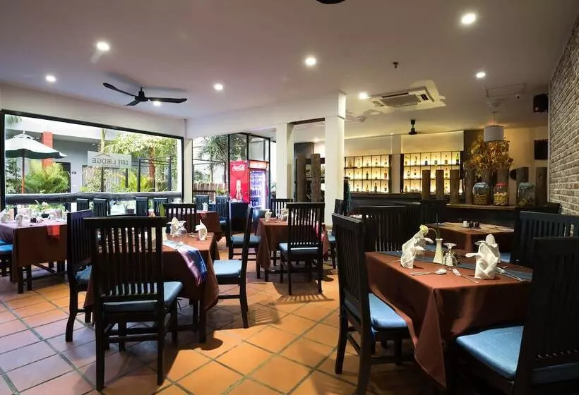 هتل Skor Boutique