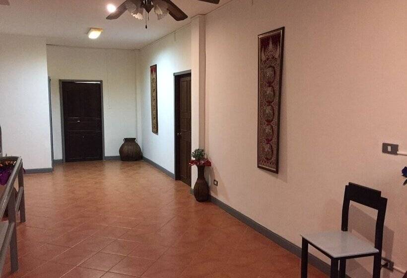 ホテル The Irish Clock