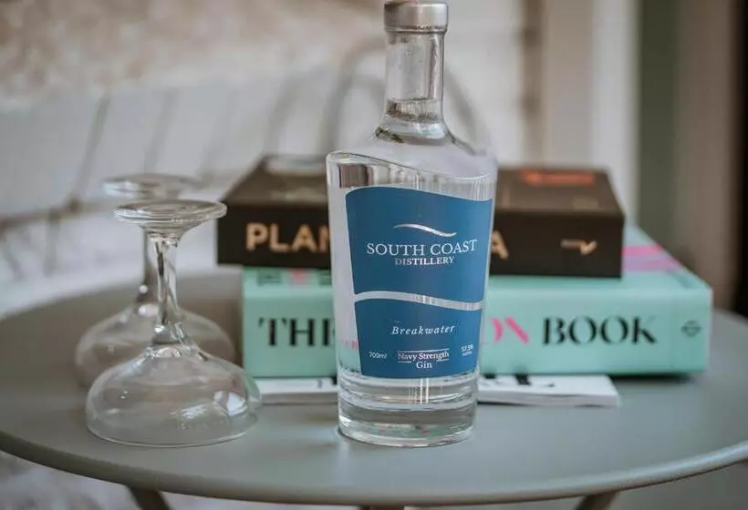 Отель The Lodge Jamberoo