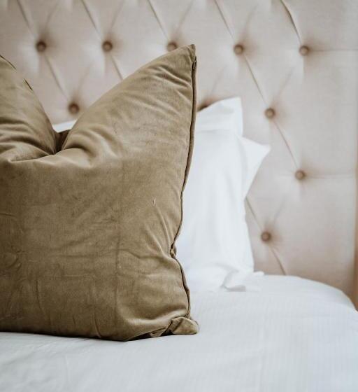 Отель The Lodge Jamberoo