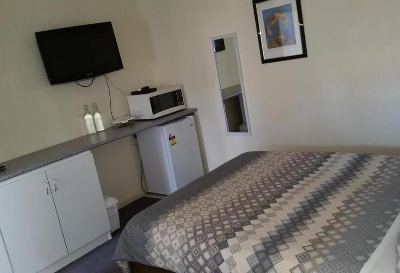 Kaniva Midway Motel