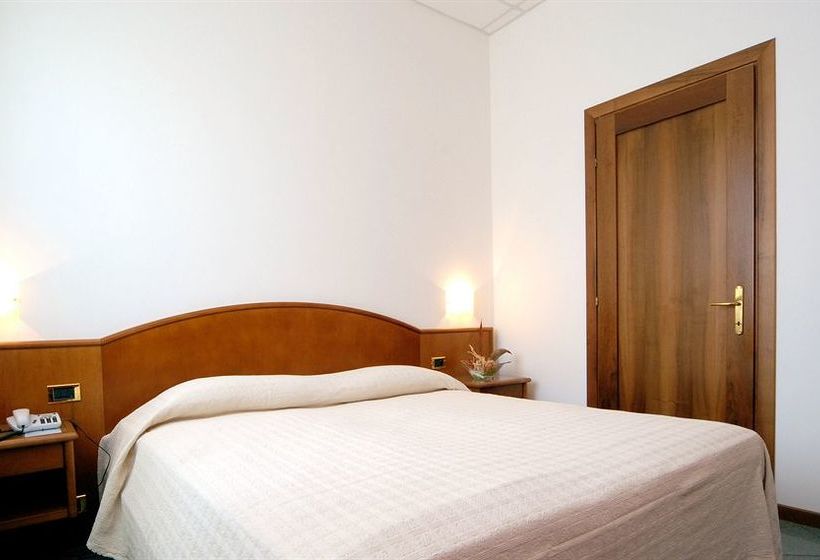 בית מלון כפרי La Chiesaccia  Ristorante