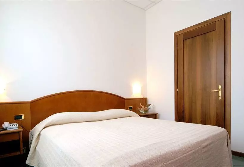 Отель La Chiesaccia  Ristorante