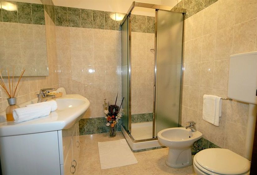 בית מלון כפרי La Chiesaccia  Ristorante