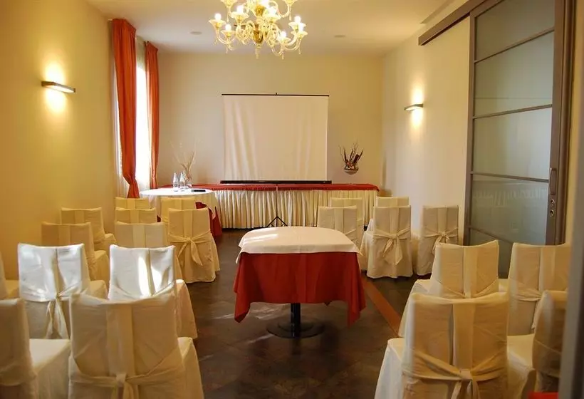 Отель La Chiesaccia  Ristorante