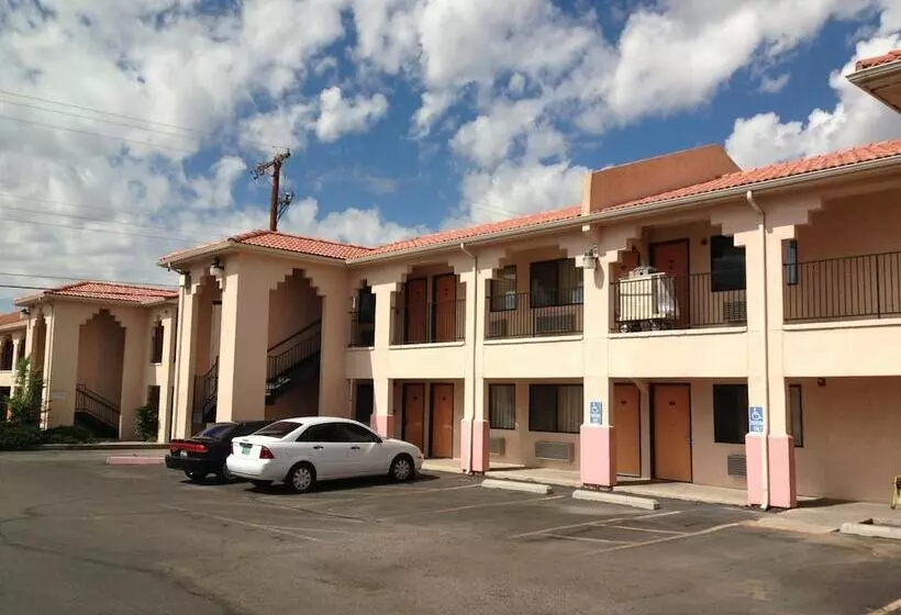 مُتل Luxury Inn