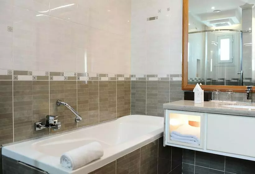 Nomad Suites Residence