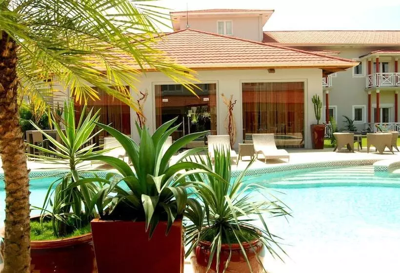 Nomad Suites Residence