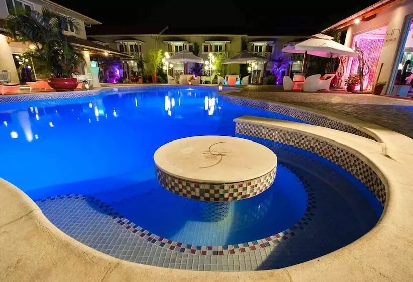 Nomad Suites Residence