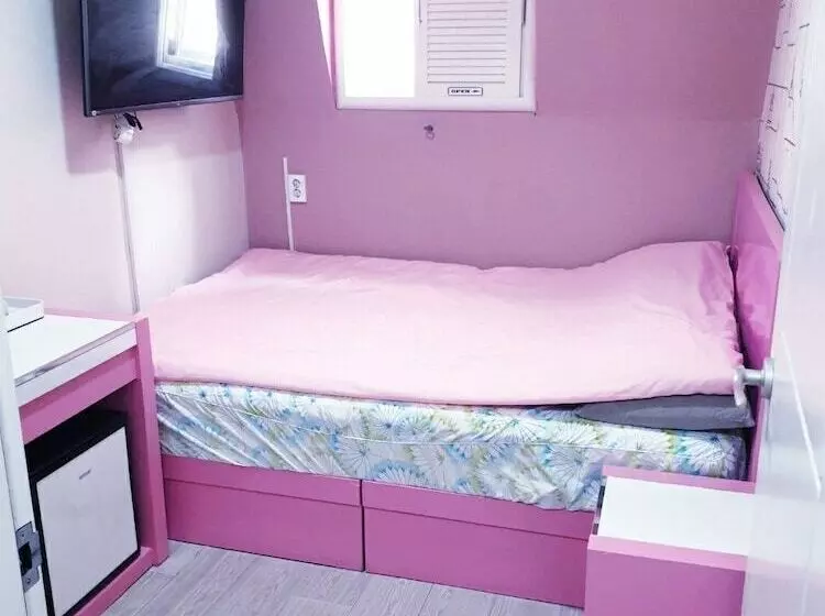 Oppa Hostel Sinchon Hongdae