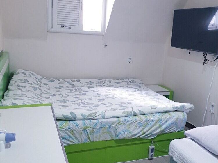 Oppa Hostel Sinchon Hongdae