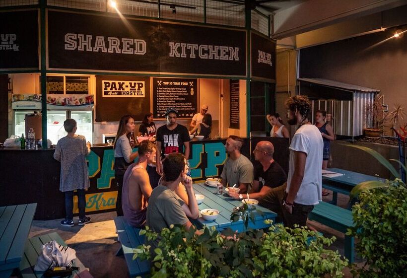 Pak Up Hostel