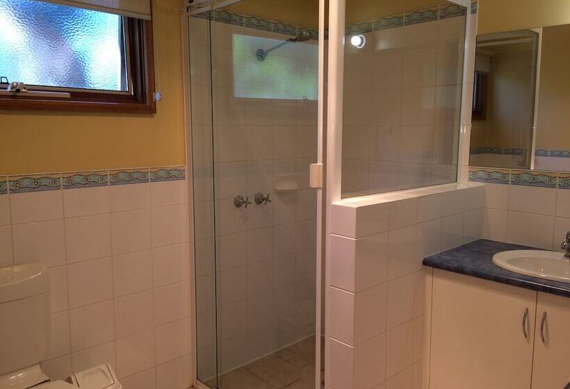 Split Point Cottages