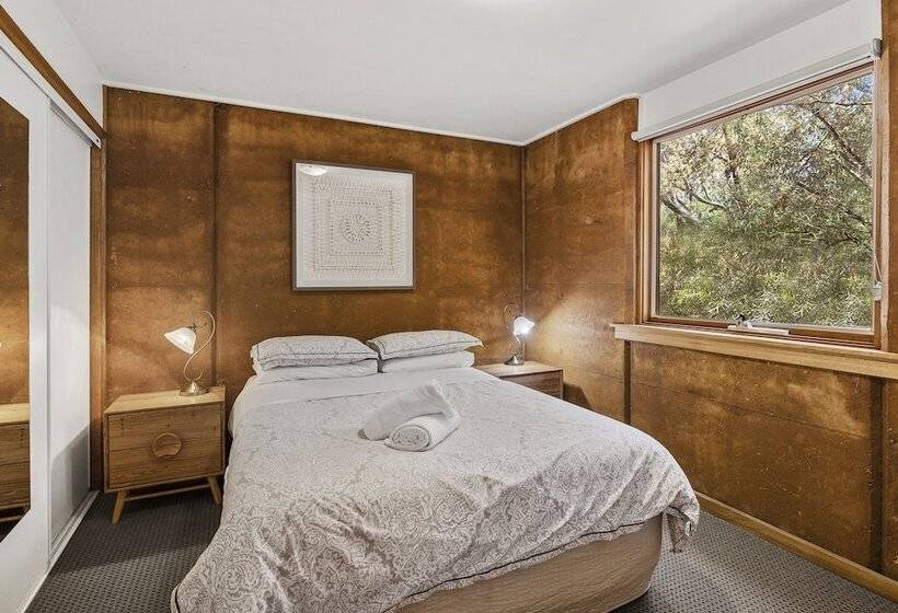 Split Point Cottages