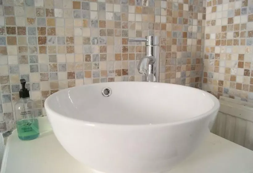 ベッドアンドブレックファースト The Shoalstone