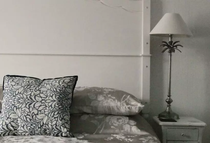 ベッドアンドブレックファースト The Shoalstone