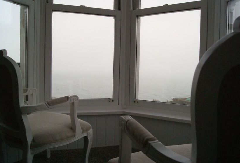 ベッドアンドブレックファースト The Shoalstone