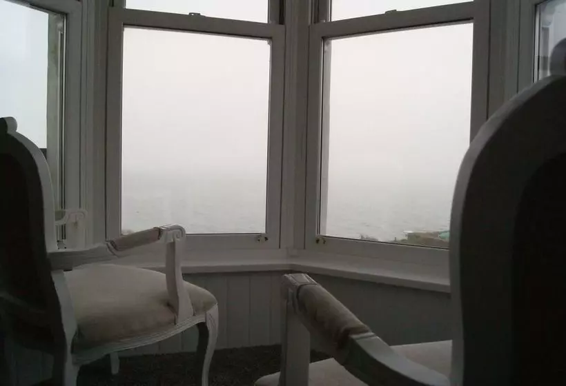 ベッドアンドブレックファースト The Shoalstone