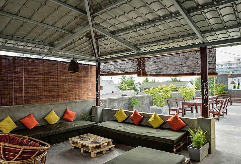 Colombo Beach Hostel