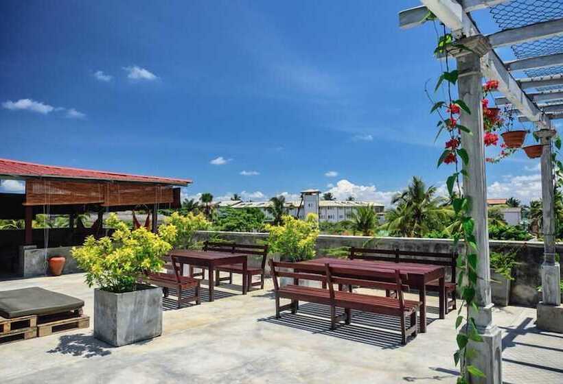 Colombo Beach Hostel