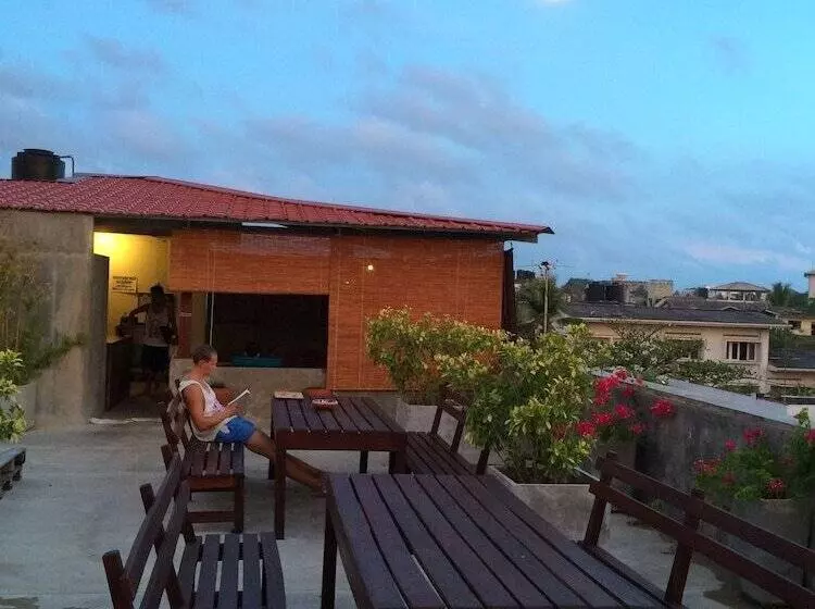 Colombo Beach Hostel