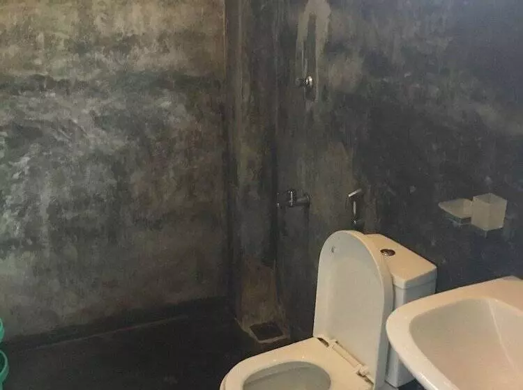 Colombo Beach Hostel