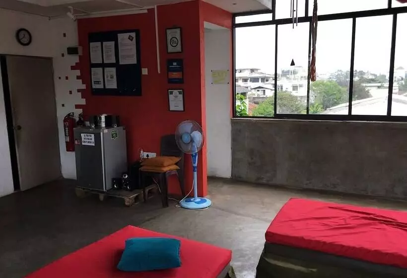 Colombo Beach Hostel