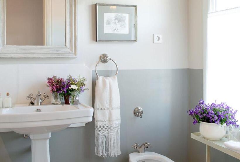 هتل La Casa De Los Tomillares