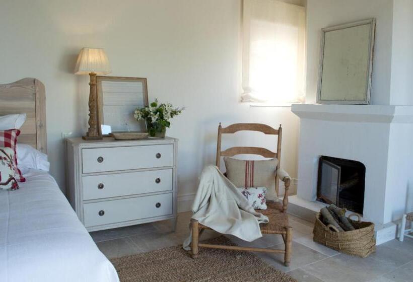 هتل La Casa De Los Tomillares