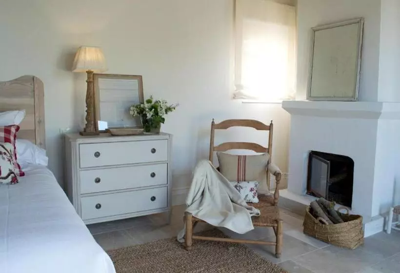 Hotel La Casa De Los Tomillares