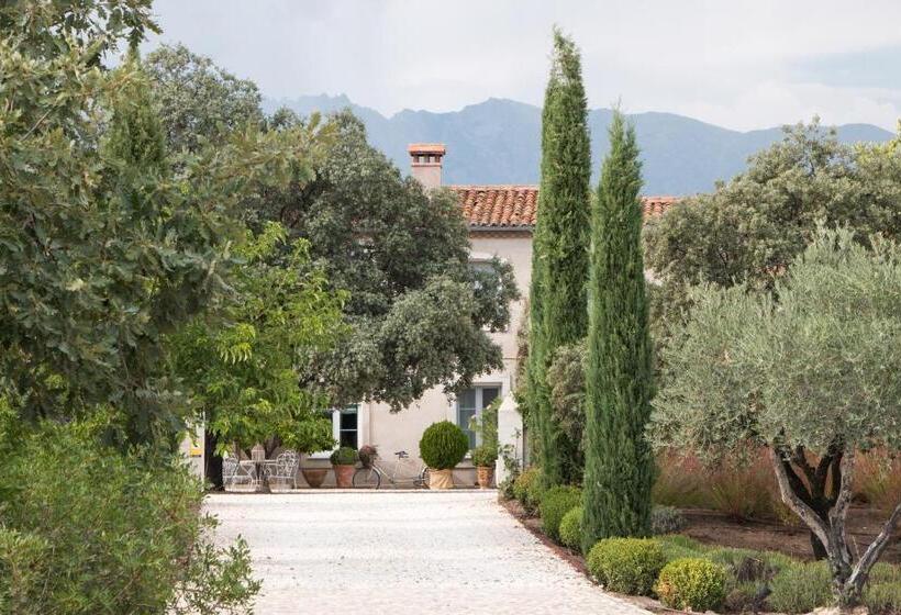 هتل La Casa De Los Tomillares