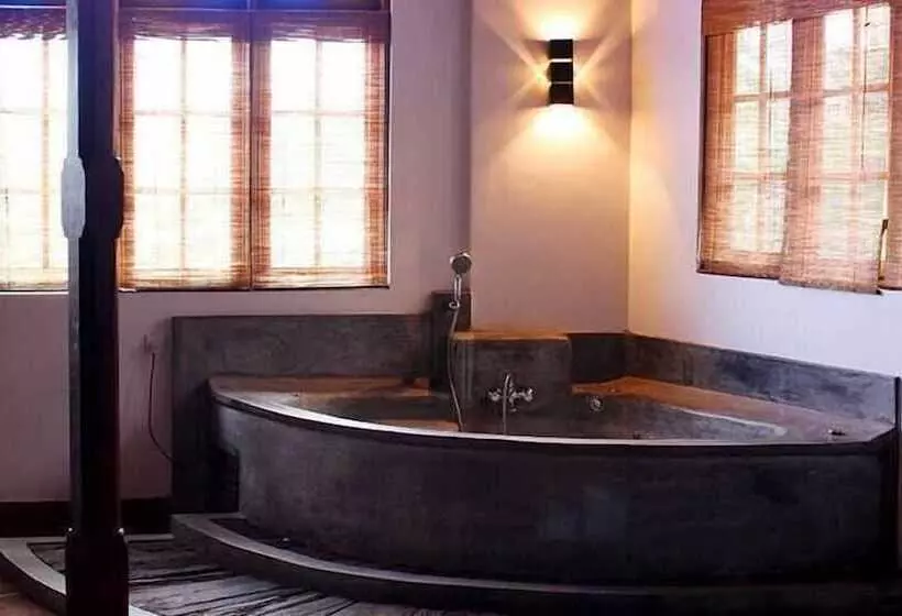 Hotel The Mount Royal