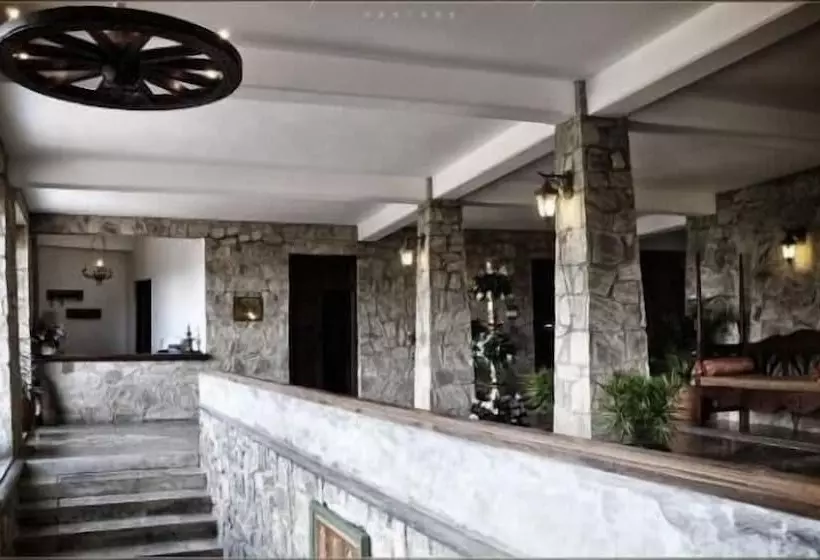 Hotel The Mount Royal