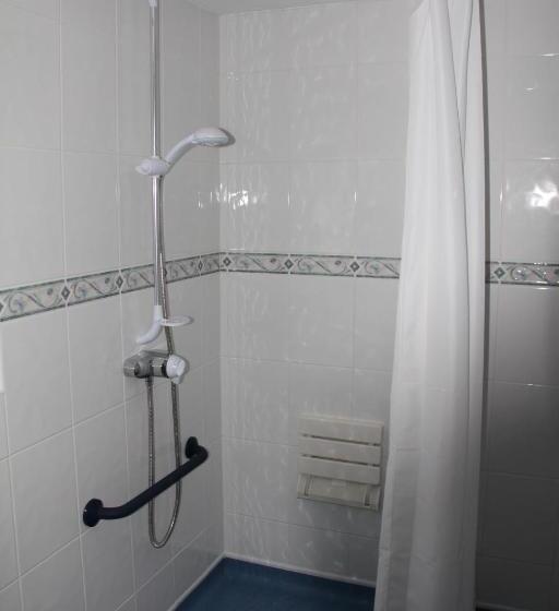 בית מלון כפרי The Red Lion Inn