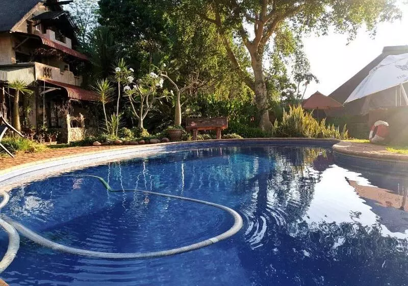 호텔 River House Lodge