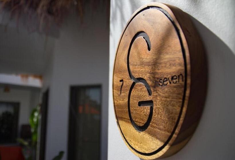 Hotel Secret Garden Beach Resort