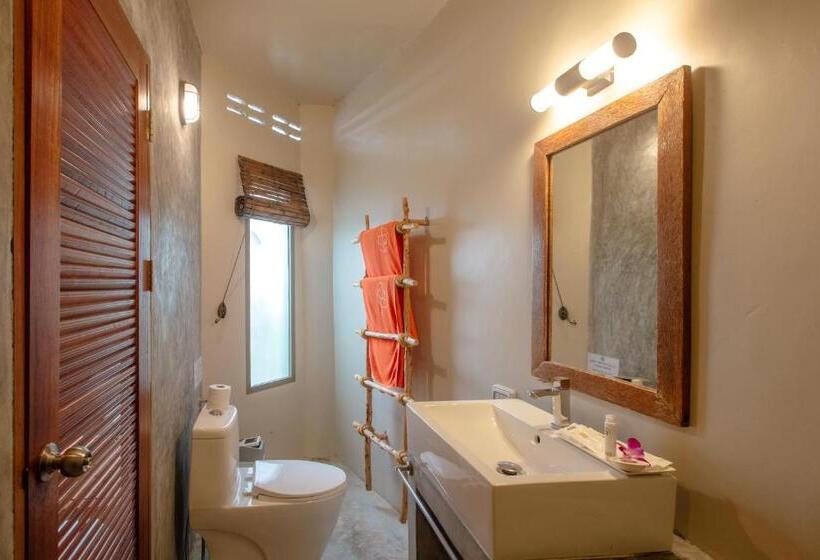 Hotel Secret Garden Beach Resort