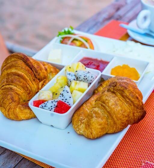 Hotel Secret Garden Beach Resort