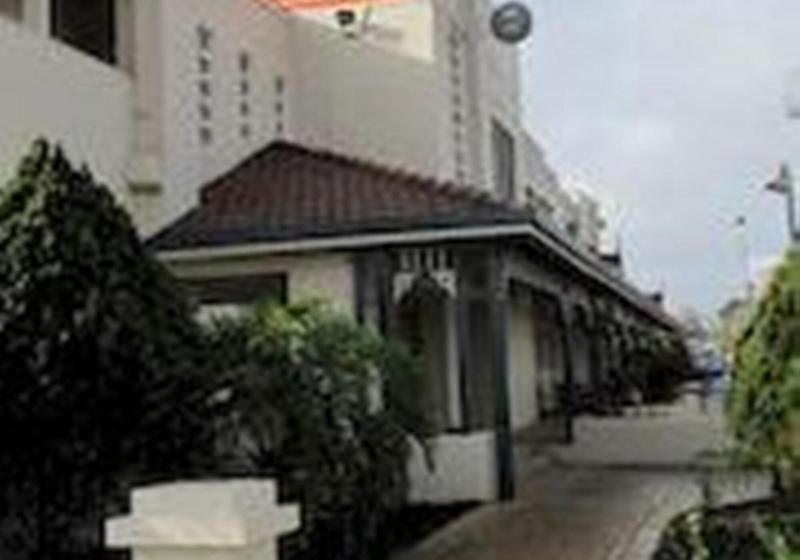 Отель The Civic