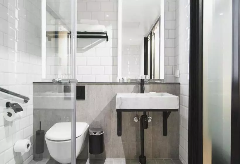 호텔 With Urban Deli