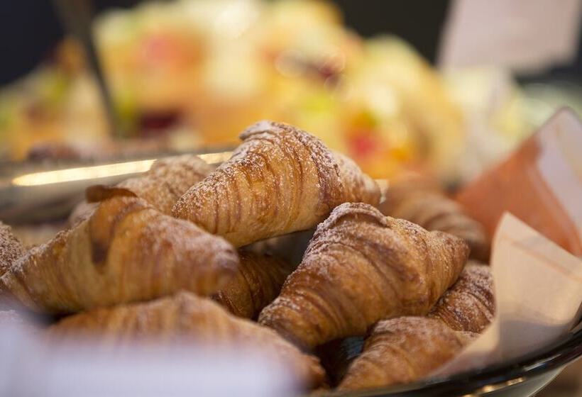 호텔 With Urban Deli